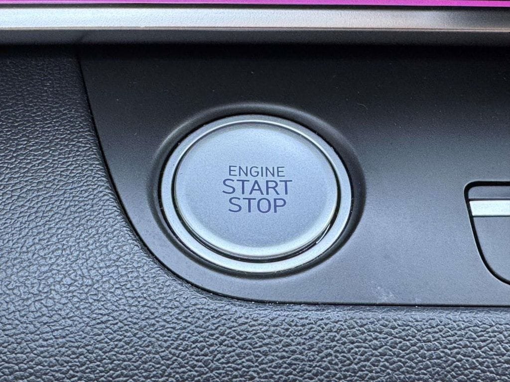 Used 2023 Hyundai Elantra Limited FWD image 9