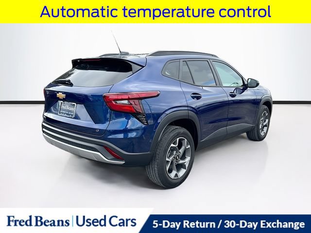Used 2024 Chevrolet Trax LT w/ Driver Confidence Package FWD image 9