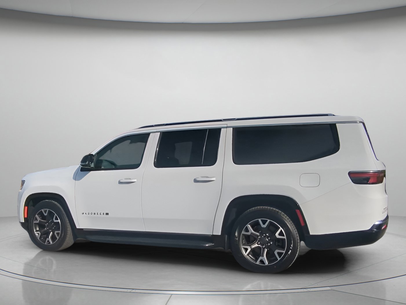 Used 2023 Jeep Wagoneer L Series III w/ Preferred Equipment Group image 11