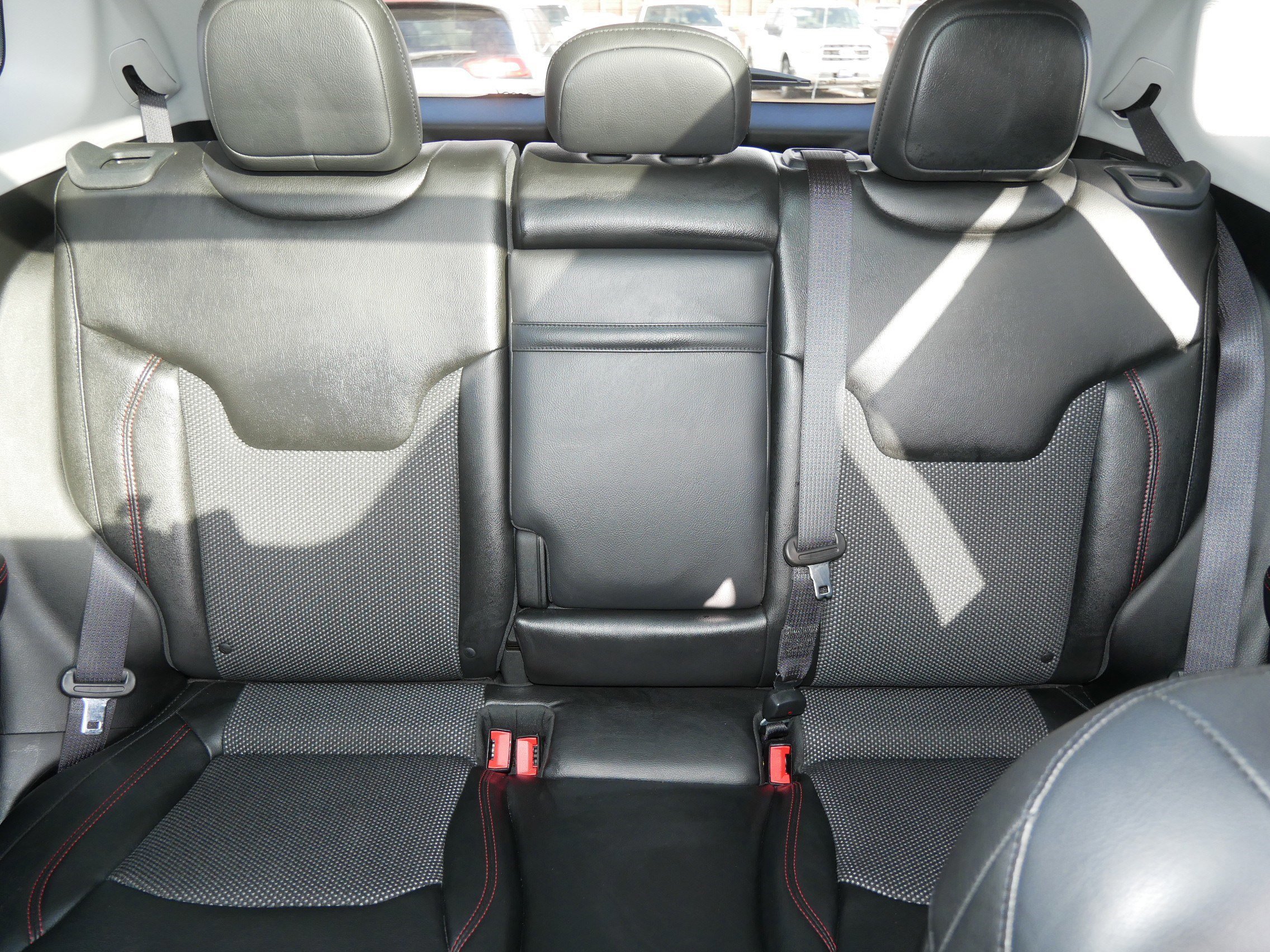 Used 2018 Jeep Compass Trailhawk w/ Cold Weather Group image 13