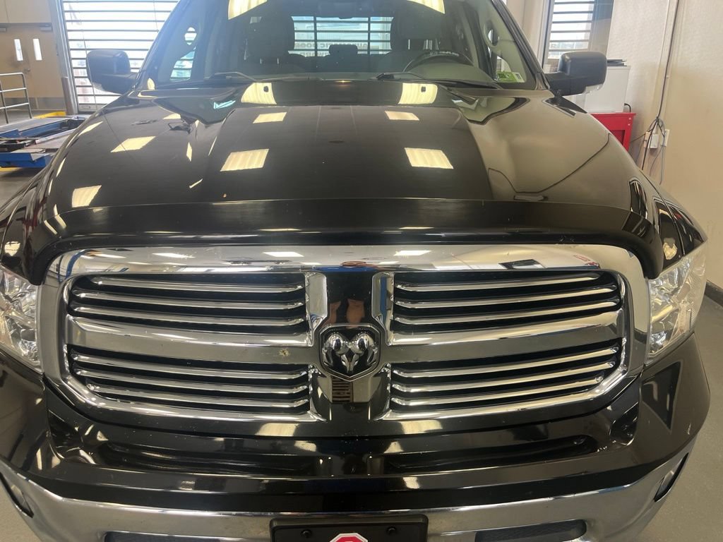 Used 2019 RAM 1500 Classic SLT w/ SLT Plus D←cor Group AWD/4WD image 12