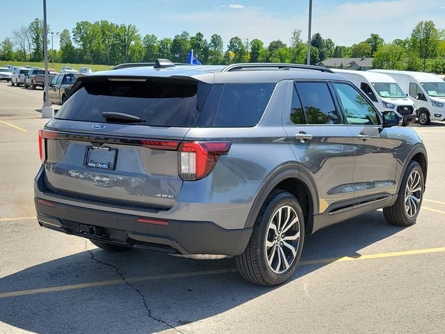 Certified 2025 Ford Explorer ST-Line AWD/4WD image 4