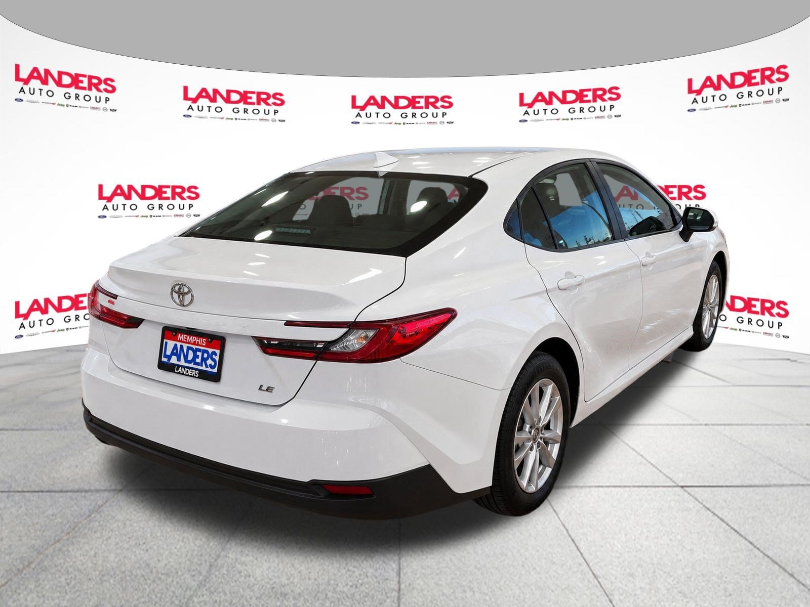 Used 2025 Toyota Camry LE FWD image 5