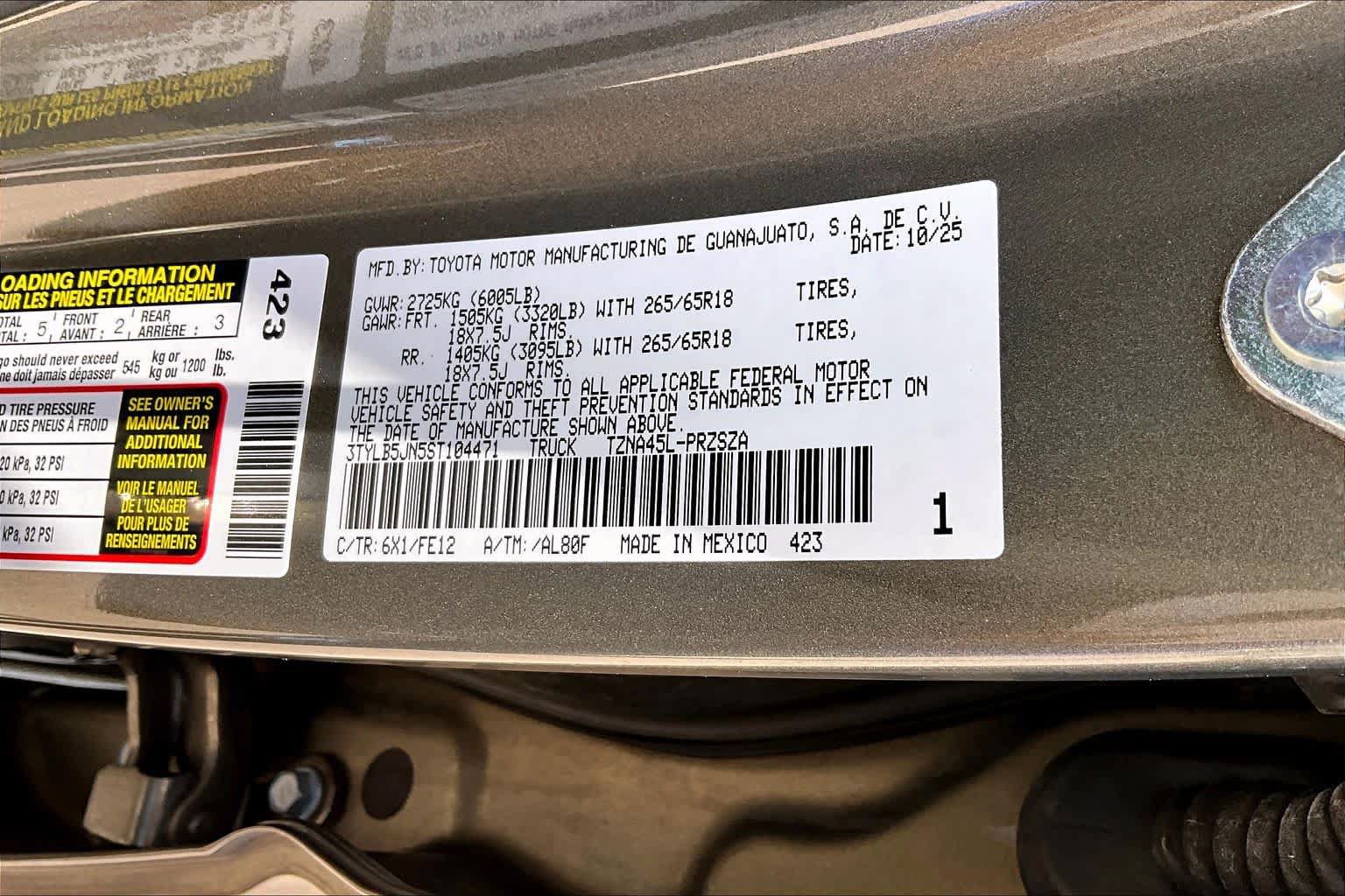 Used 2025 Toyota Tacoma TRD Sport AWD/4WD image 33