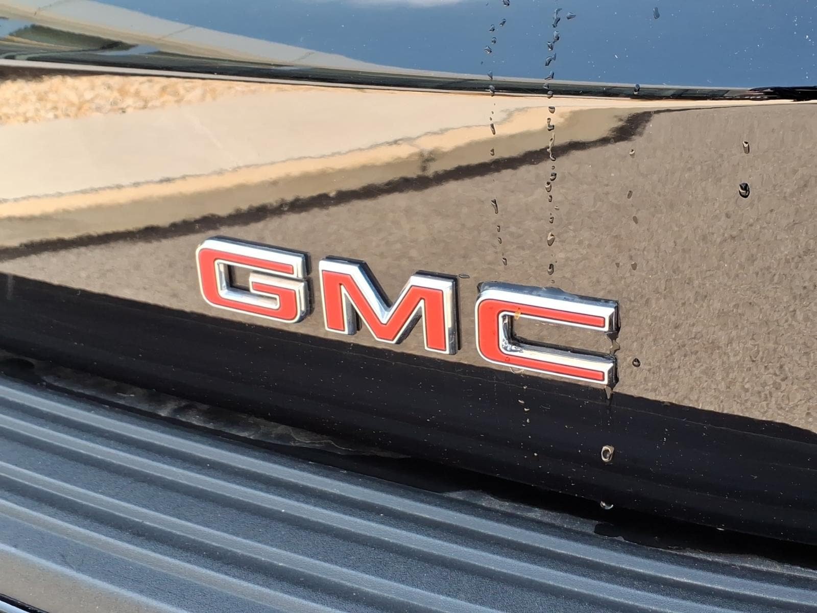 Used 2025 GMC Yukon Denali w/ Denali Reserve Package AWD/4WD image 29