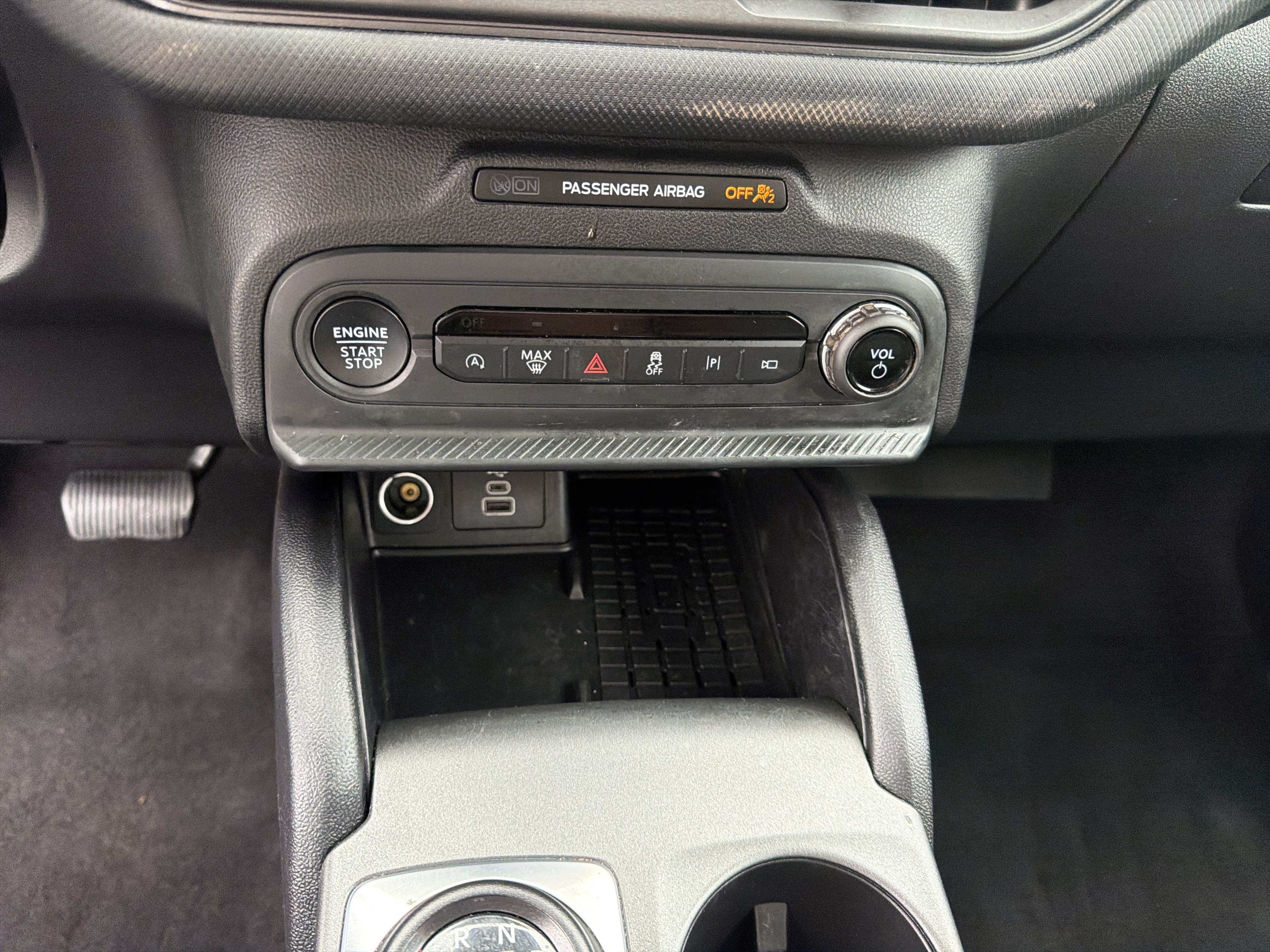 Certified 2025 Ford Bronco Sport Outer Banks w/ Outer Banks Tech Package+ AWD/4WD image 32