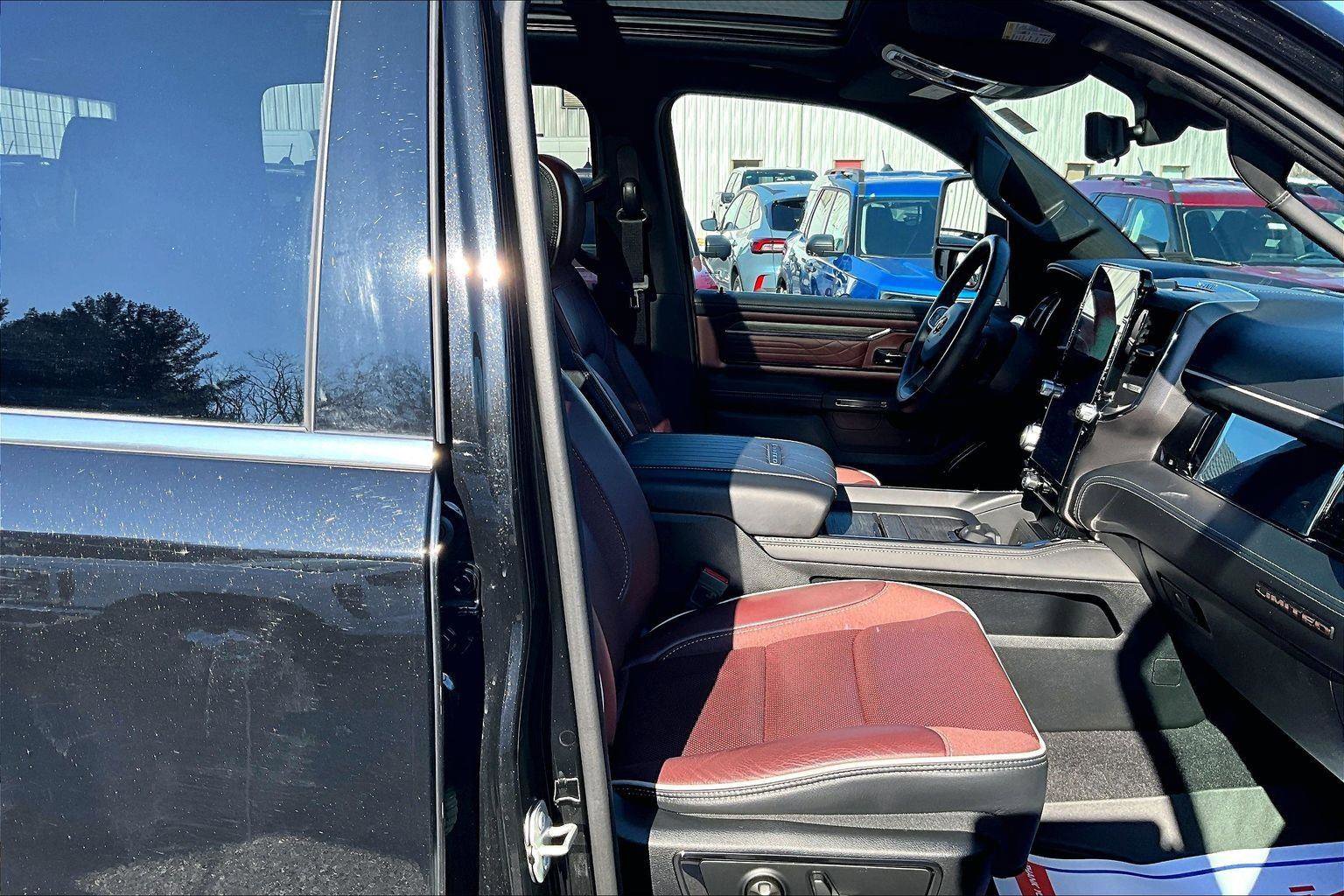 Used 2025 RAM 1500 Limited image 7