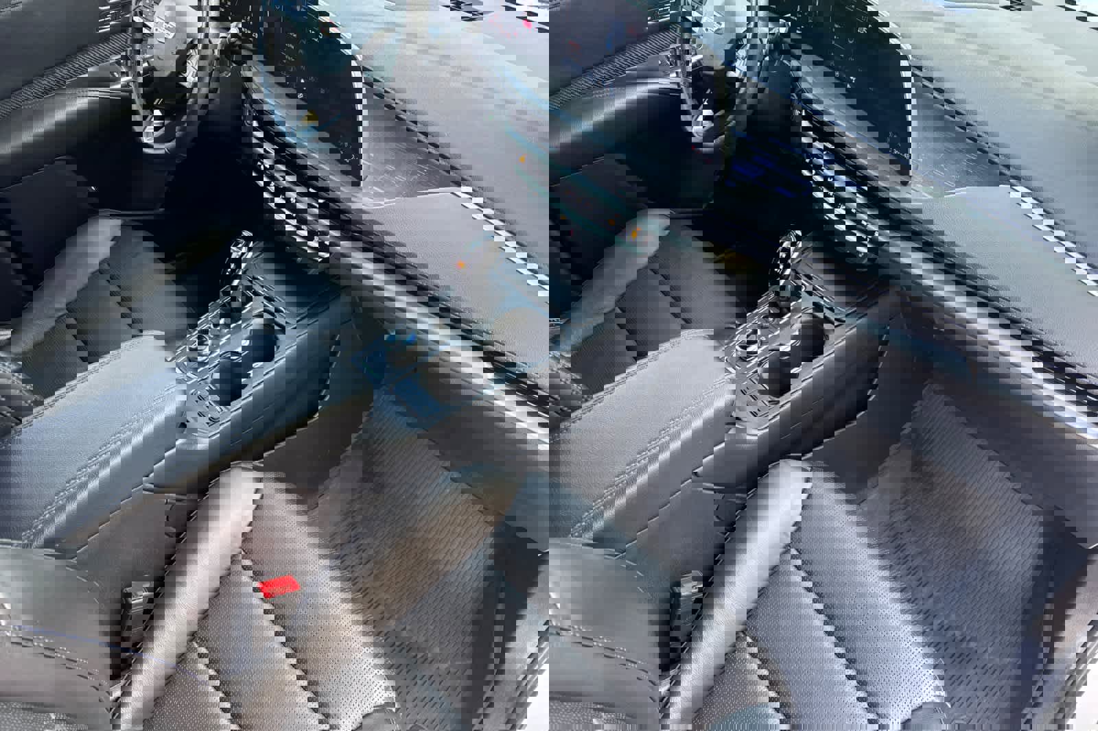 Used 2024 Cadillac XT4 Sport image 16