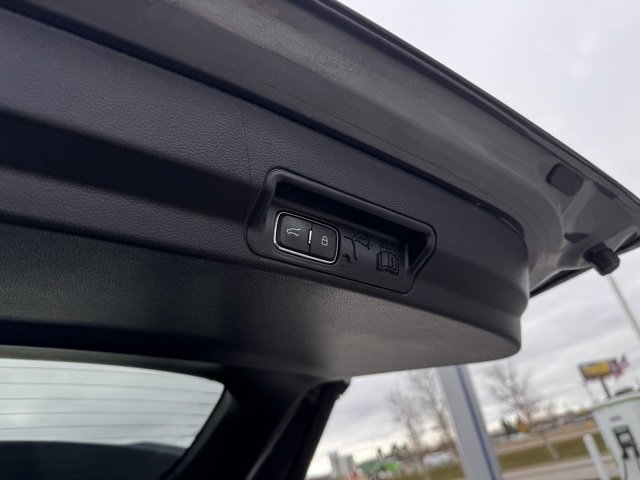 Certified 2022 Ford Explorer XLT w/ XLT Sport Appearance Package image 41