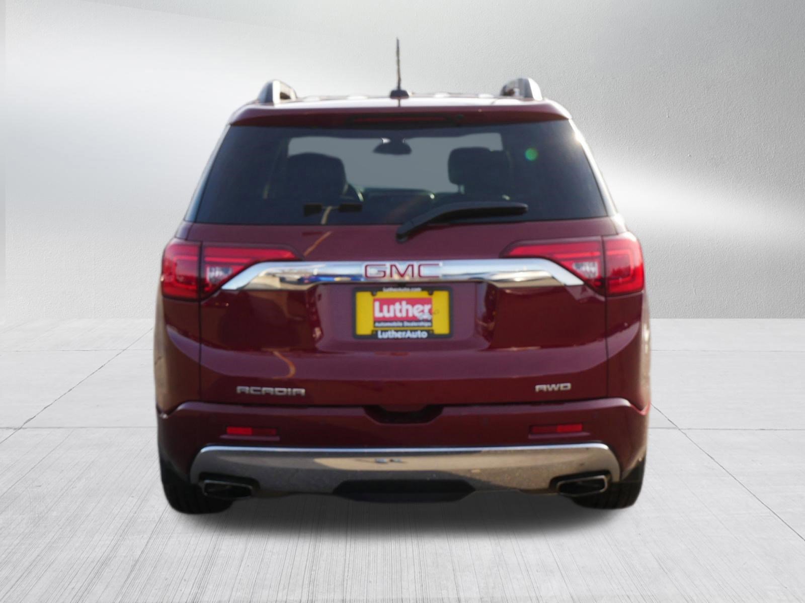 Used 2018 GMC Acadia Denali image 4