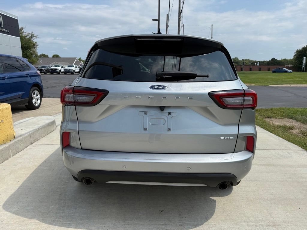 Certified 2023 Ford Escape ST-Line w/ Tech Pack #1 AWD/4WD image 6