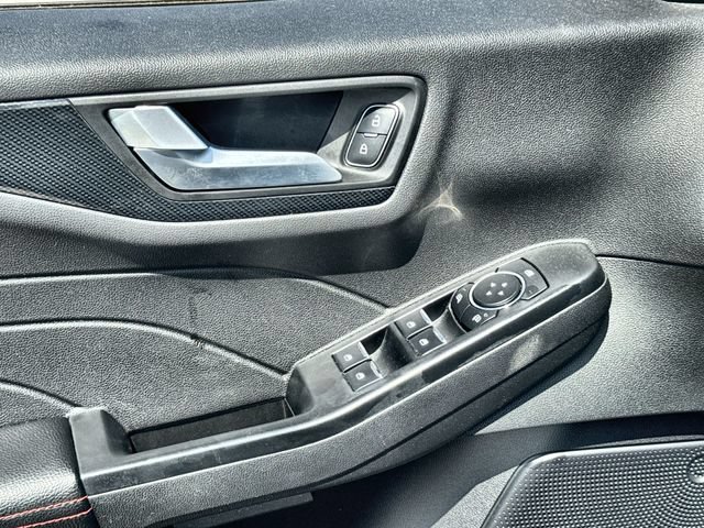 Certified 2025 Ford Escape ST-Line Select AWD/4WD image 13
