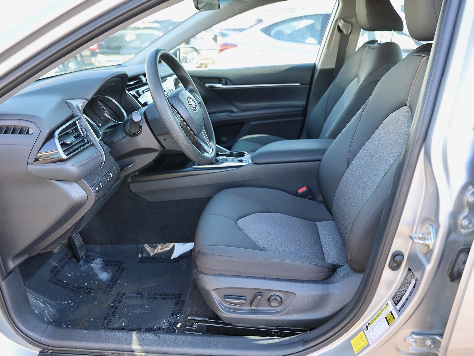 Used 2020 Toyota Camry LE image 16