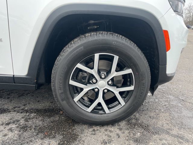 Used 2024 Jeep Grand Cherokee L Limited image 5