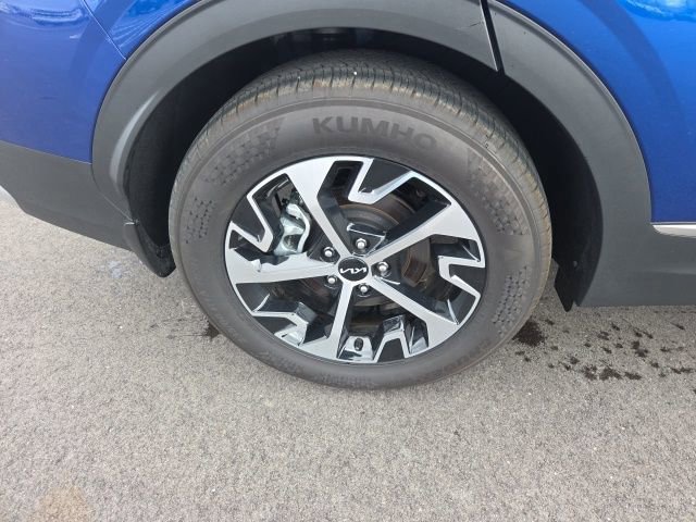 Used 2025 Kia Sportage EX image 10