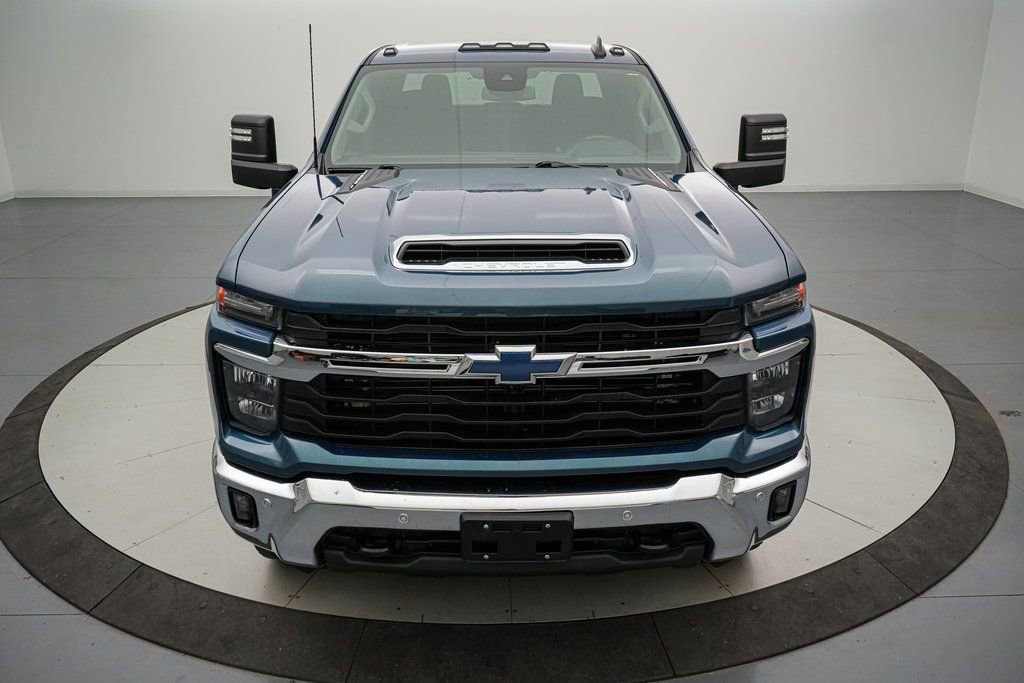 Used 2025 Chevrolet Silverado 2500 LT w/ Texas Edition image 9