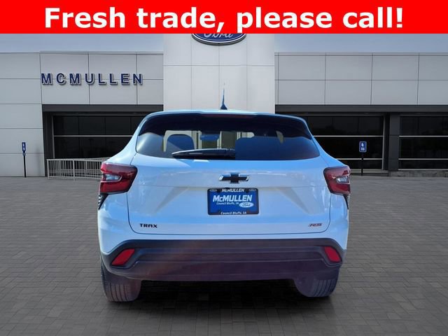 Used 2025 Chevrolet Trax RS w/ Driver Confidence Package image 3
