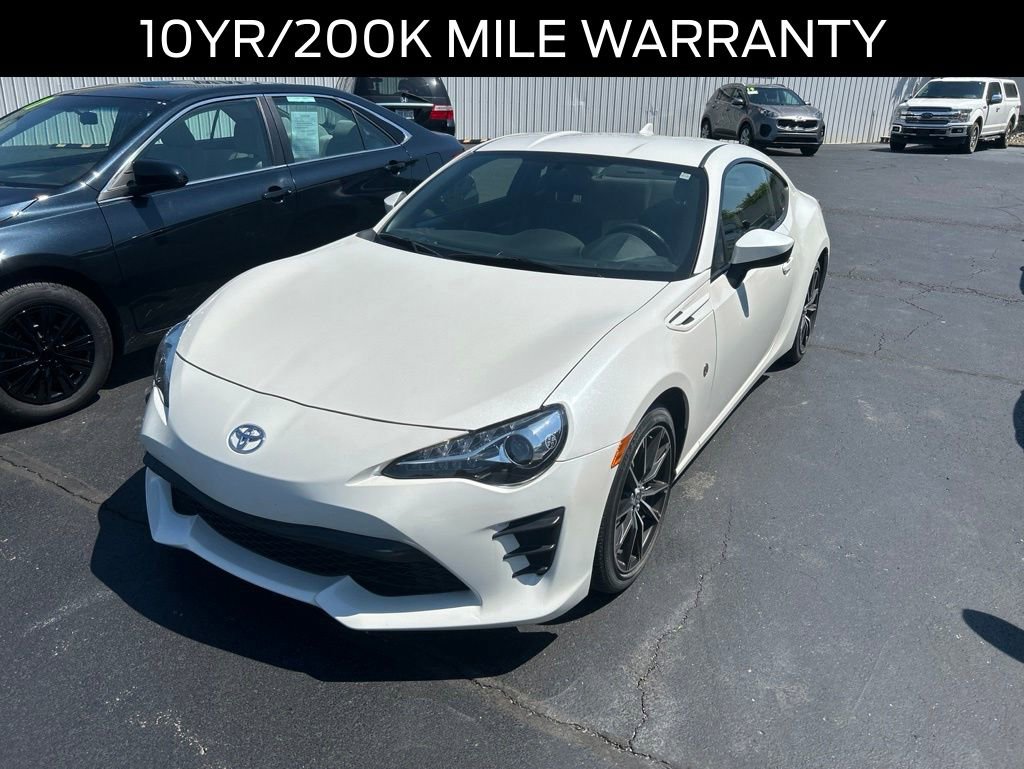 Used 2017 Toyota 86 RWD image 5