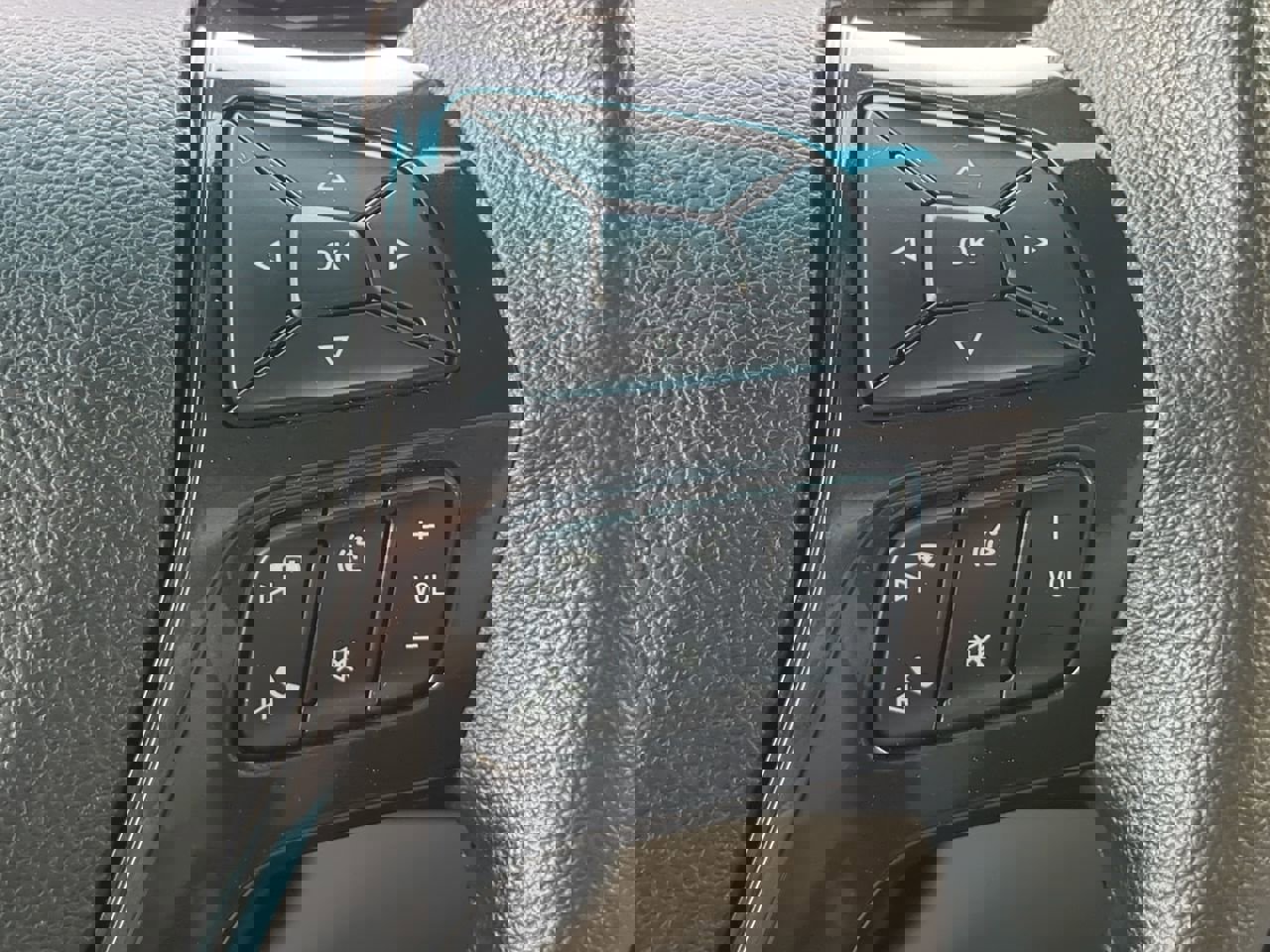 Certified 2018 Ford Explorer XLT w/ Equipment Group 202A image 23