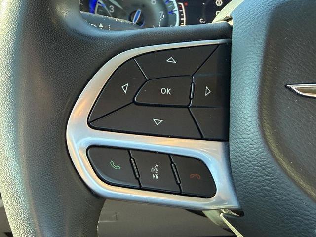 Used 2023 Chrysler Pacifica Touring-L FWD image 14