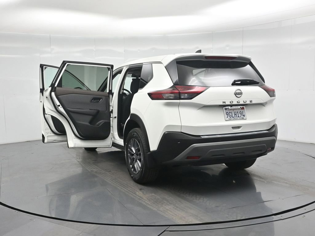 Used 2023 Nissan Rogue S image 54