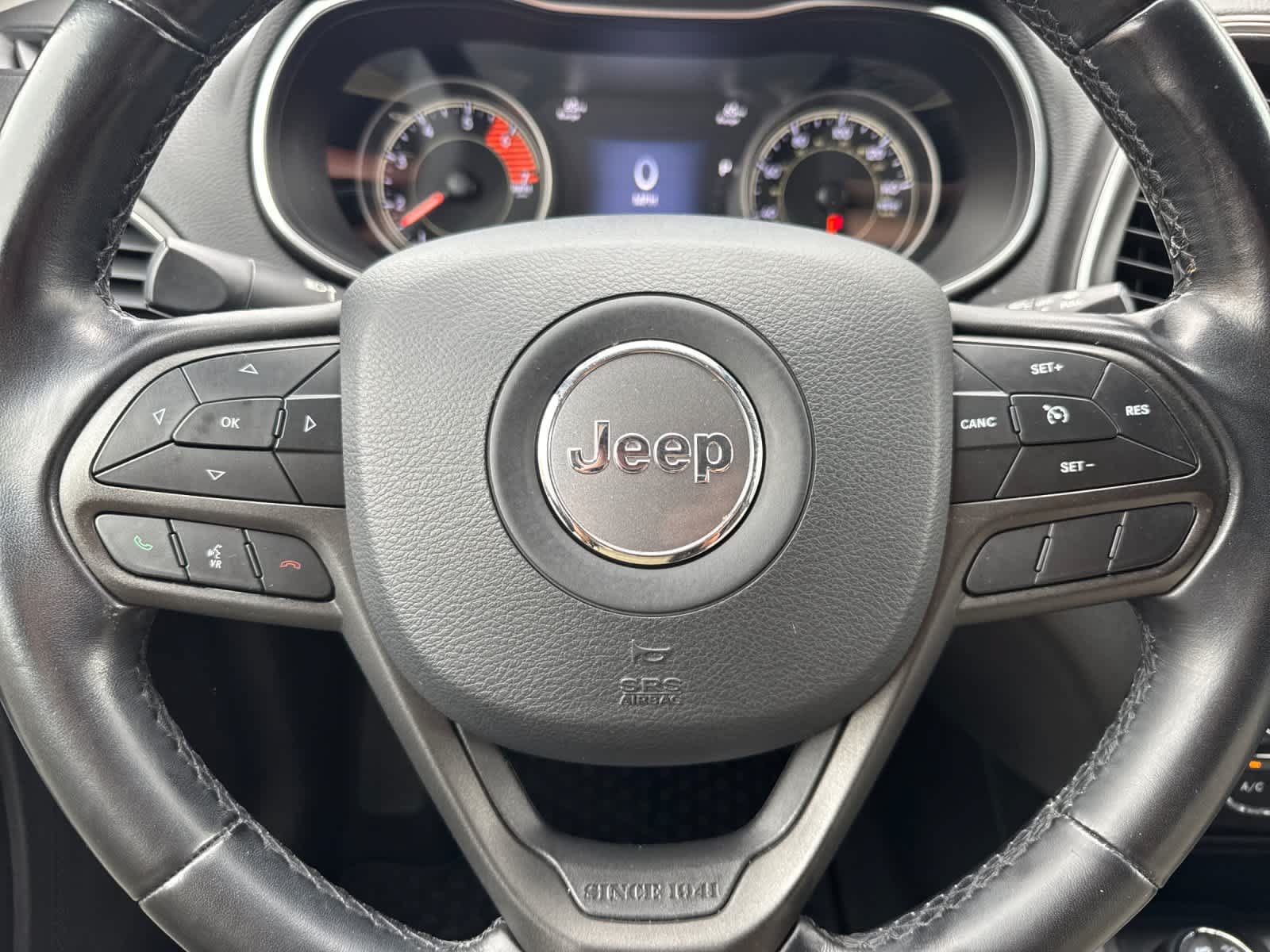 Used 2020 Jeep Cherokee Trailhawk w/ Comfort/Convenience Group AWD/4WD image 24