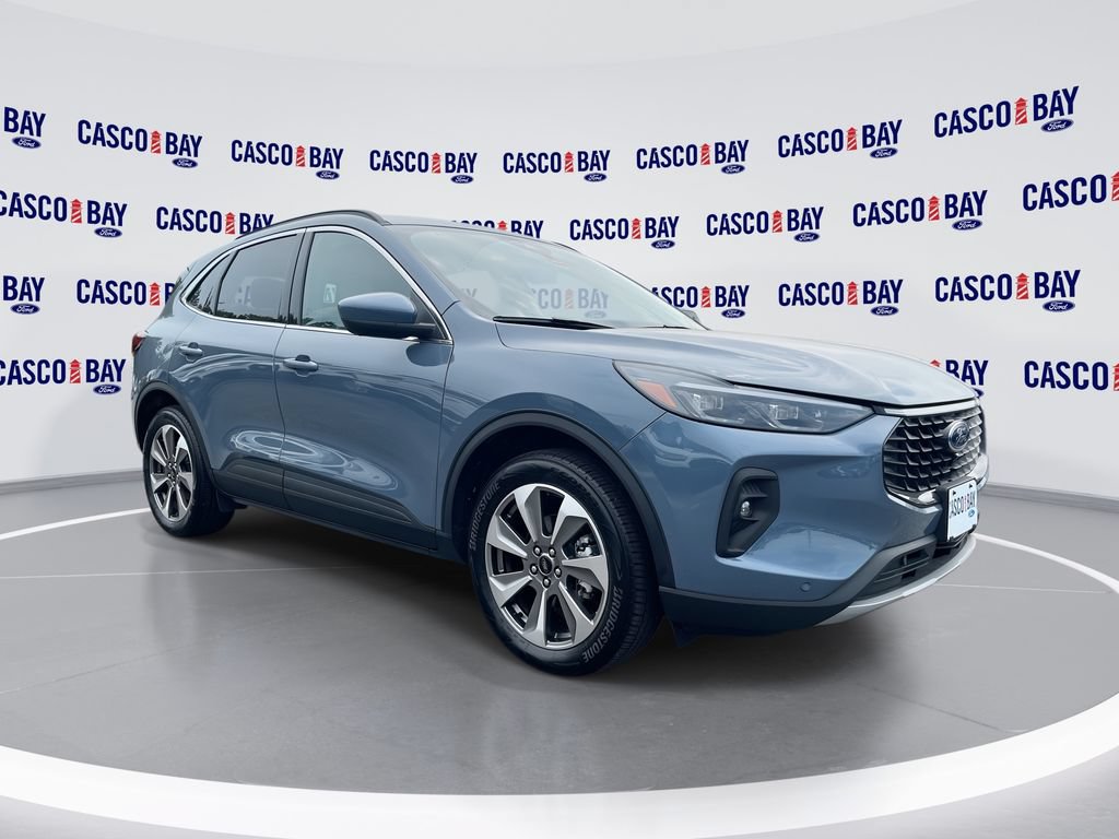 Certified 2025 Ford Escape Platinum w/ Premium Technology Package AWD/4WD image 1