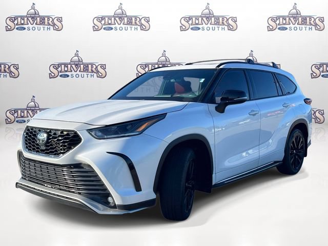 Used 2024 Toyota Highlander XSE FWD image 7