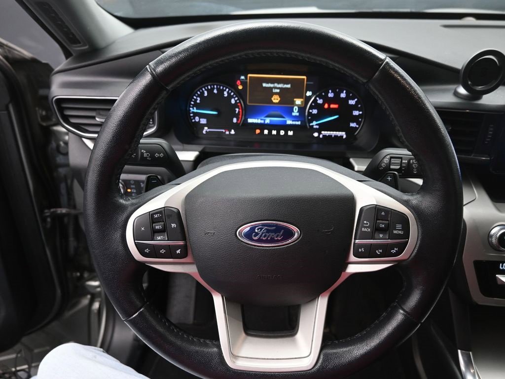 Certified 2020 Ford Explorer XLT w/ Equipment Group 202A image 30