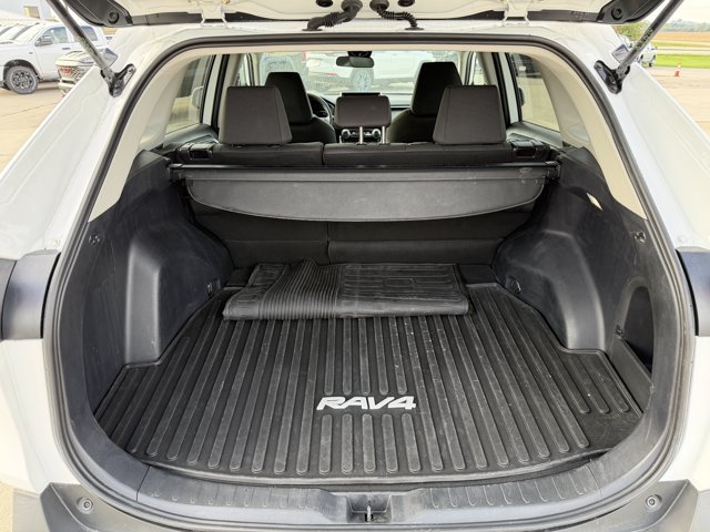 Used 2024 Toyota RAV4 LE AWD/4WD image 11
