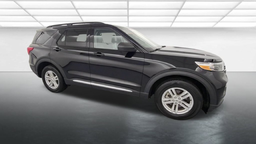 Certified 2024 Ford Explorer XLT w/ Equipment Group 202A AWD/4WD image 10