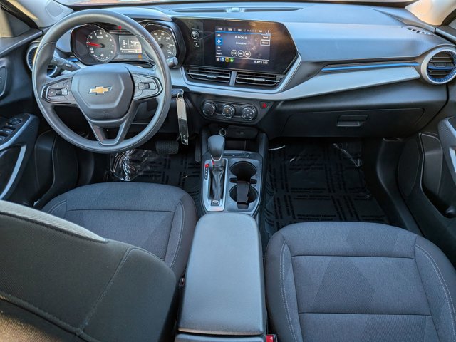 Used 2025 Chevrolet Trax LS FWD image 22