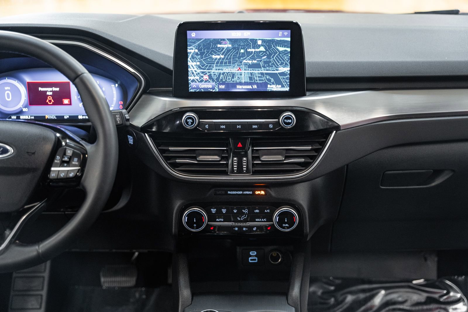 Certified 2022 Ford Escape Titanium AWD/4WD image 26