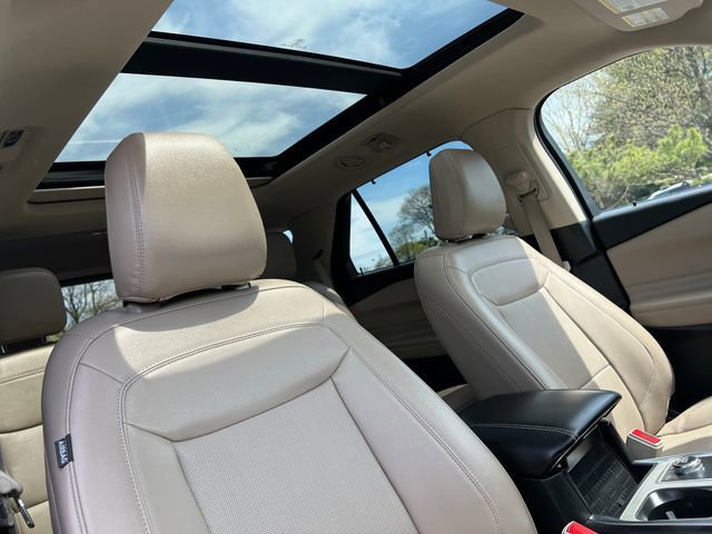 Certified 2023 Ford Explorer Limited w/ Equipment Group 301A AWD/4WD image 37