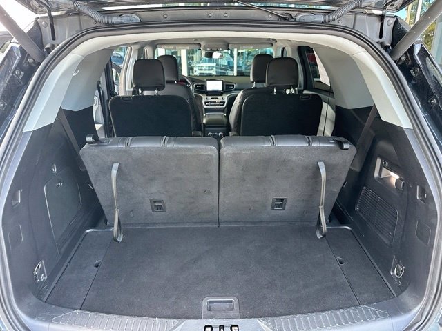 Certified 2022 Ford Explorer XLT w/ Equipment Group 202A RWD image 17