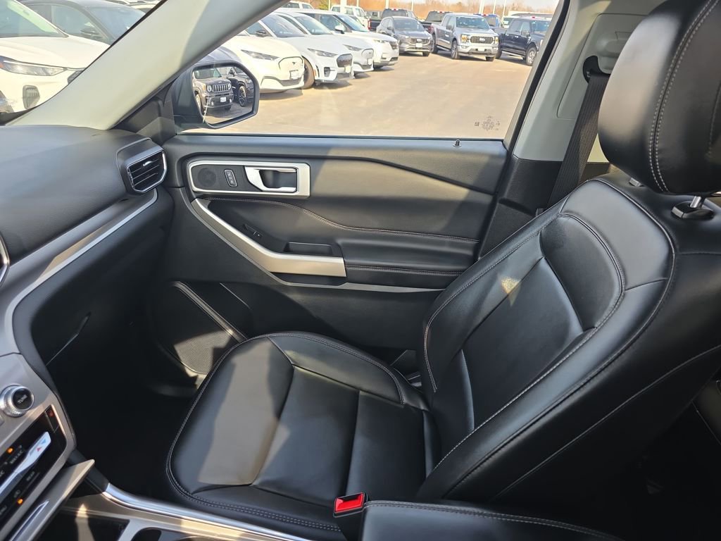 Certified 2023 Ford Explorer XLT w/ Equipment Group 202A image 36