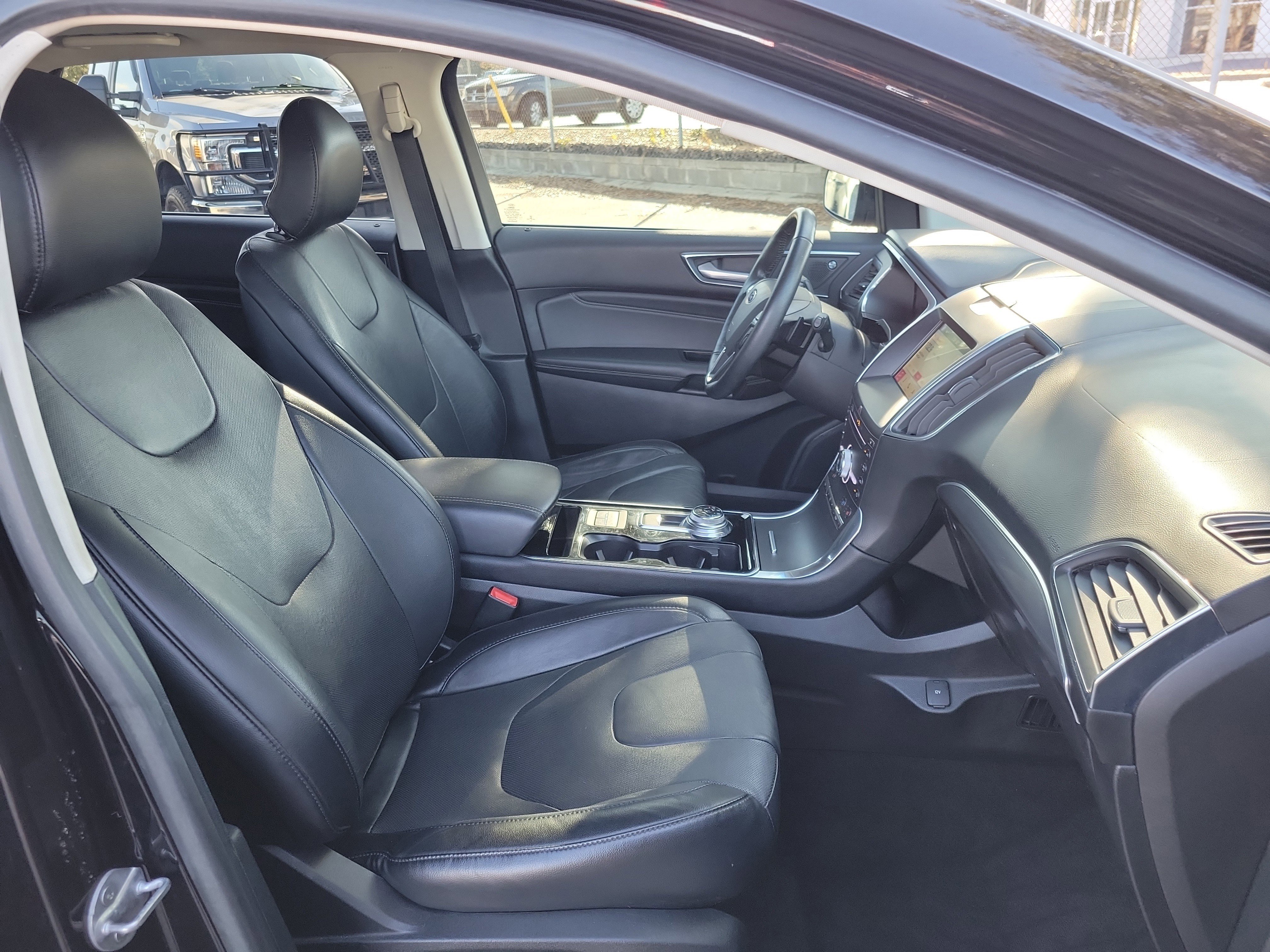 Certified 2019 Ford Edge Titanium w/ Equipment Group 301A image 31