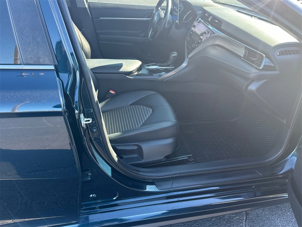 Used 2020 Toyota Camry SE image 13