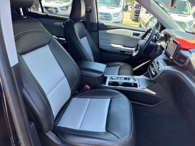 Certified 2023 Ford Explorer XLT w/ Equipment Group 202A AWD/4WD image 9