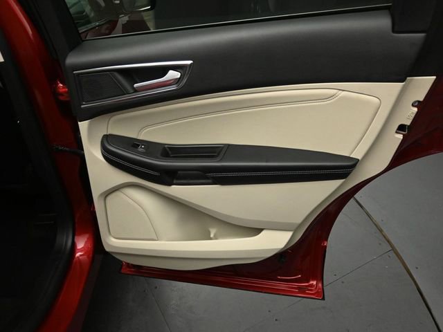 Certified 2022 Ford Edge Titanium w/ Class II Trailer Tow Package image 44