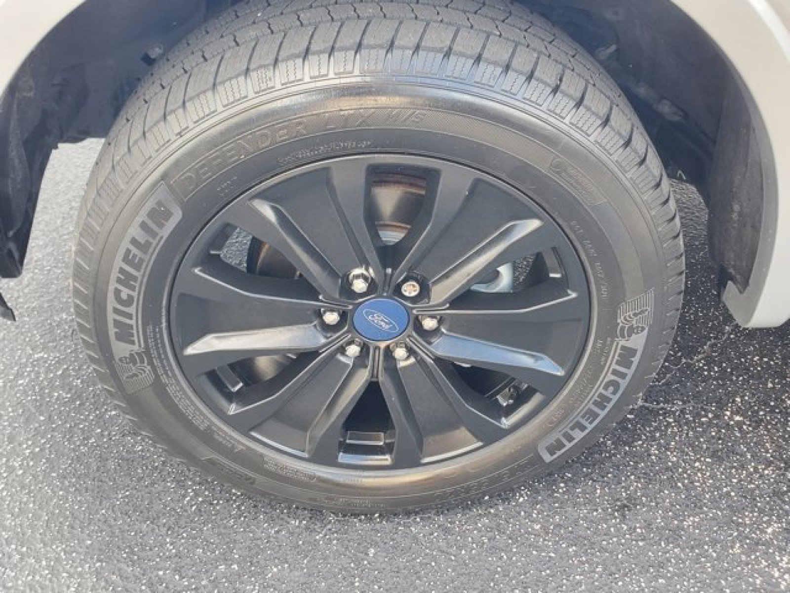 Certified 2019 Ford F150 Lariat image 4