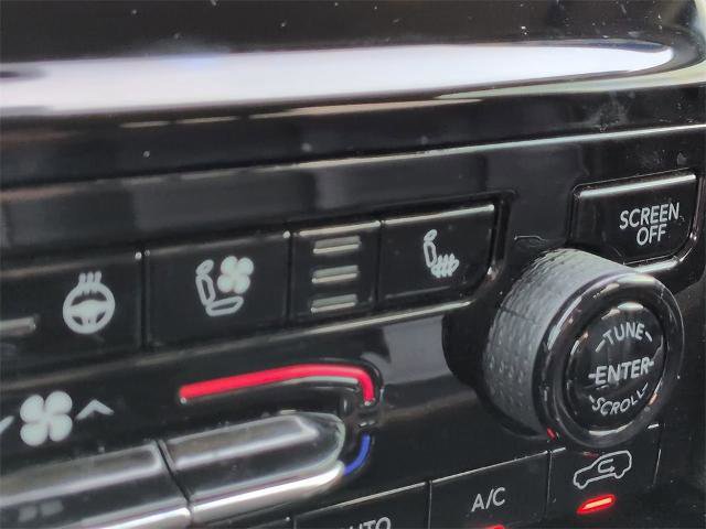 Used 2023 Jeep Grand Cherokee L Limited w/ Luxury Tech Group II image 22