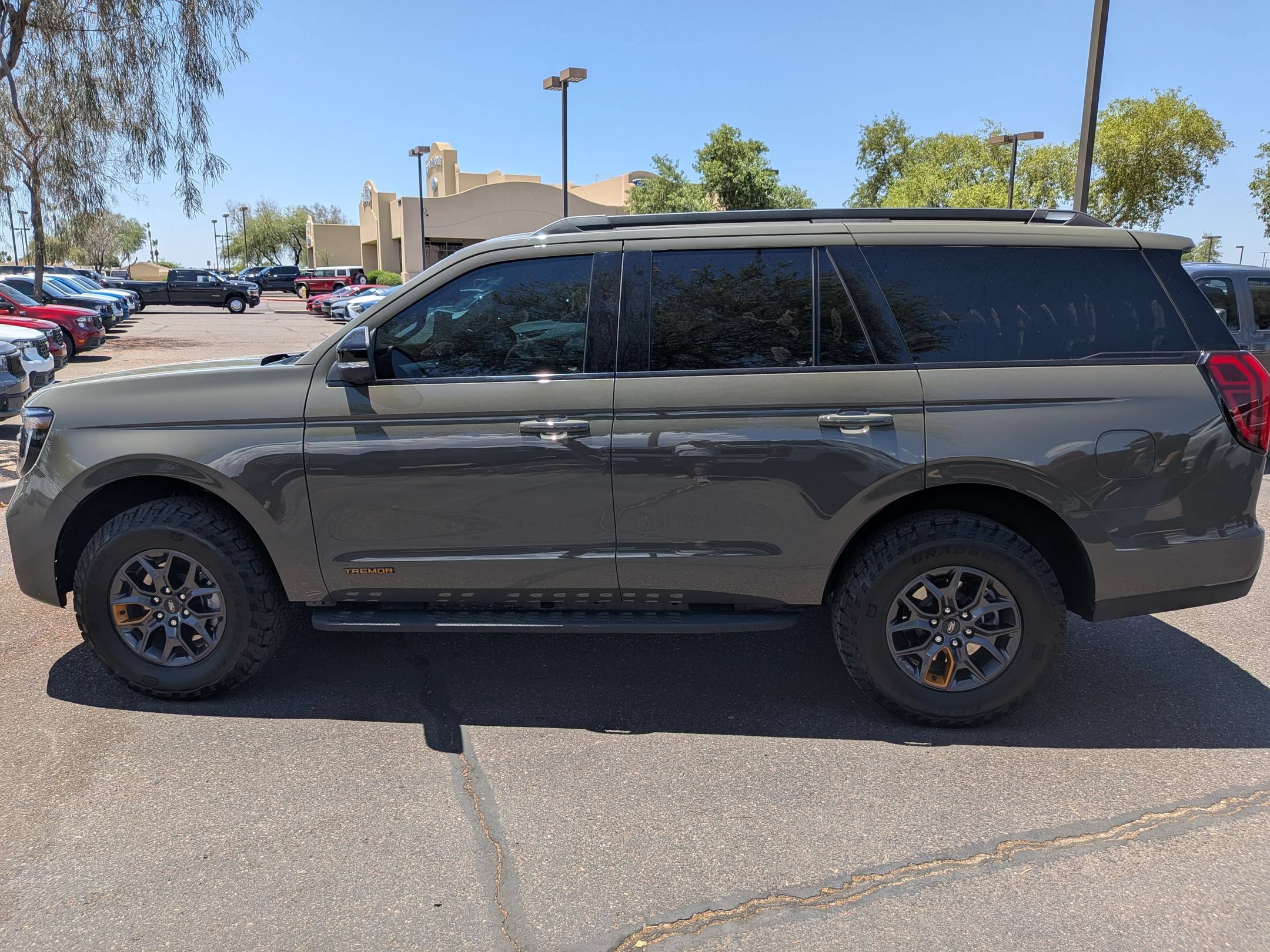 Certified 2025 Ford Expedition Tremor AWD/4WD image 9