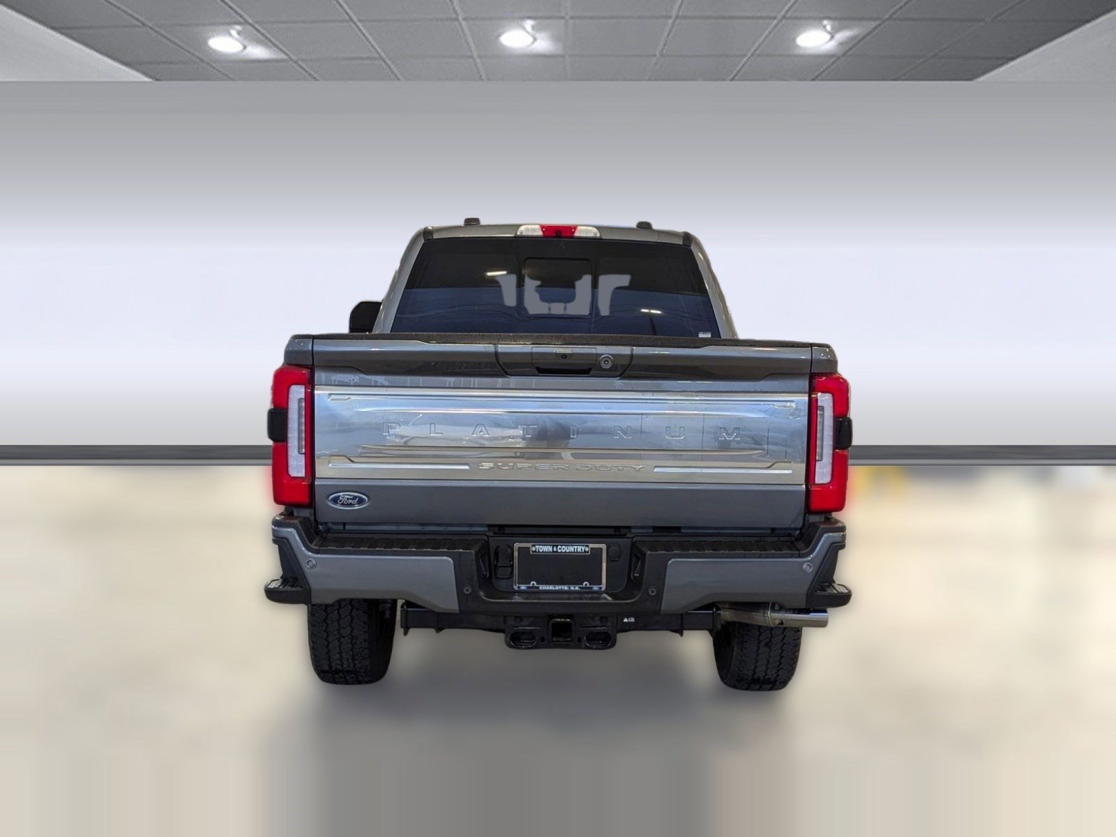 Certified 2025 Ford F350 Platinum w/ Platinum Plus Package image 4