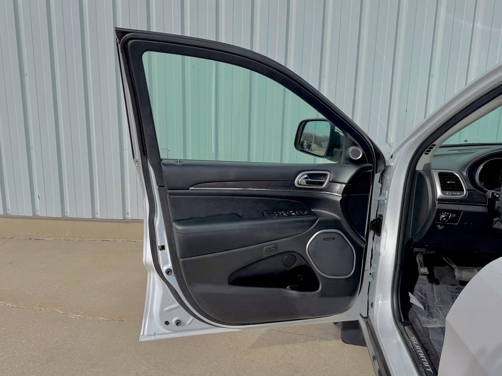 Used 2017 Jeep Grand Cherokee Summit image 13