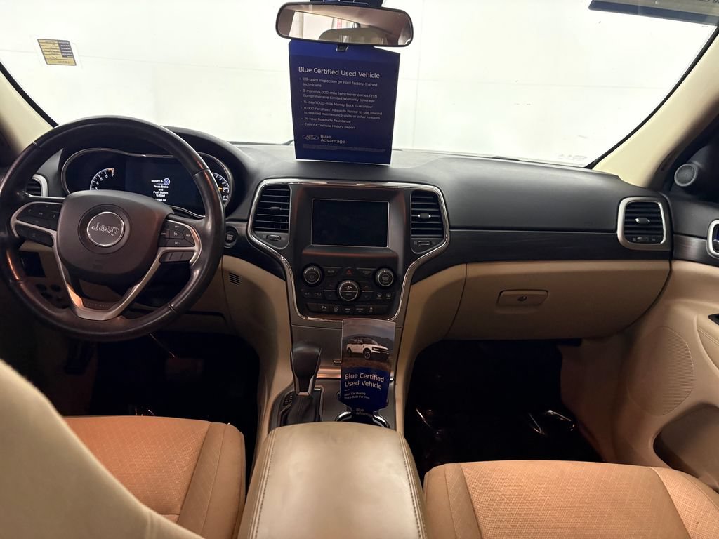 Used 2019 Jeep Grand Cherokee Laredo AWD/4WD image 27
