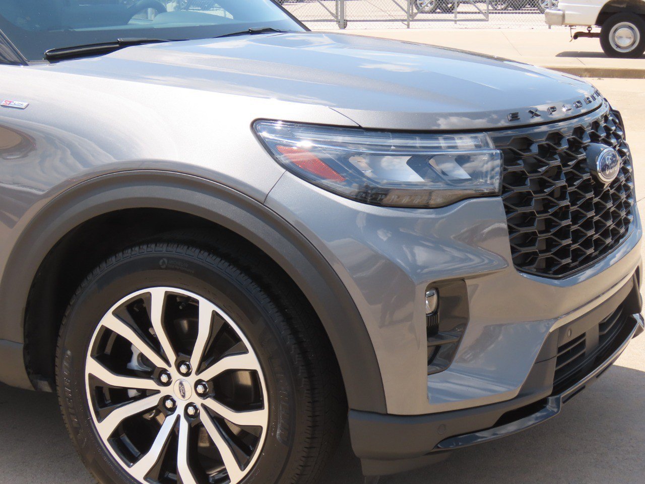 Certified 2025 Ford Explorer ST-Line AWD/4WD image 6
