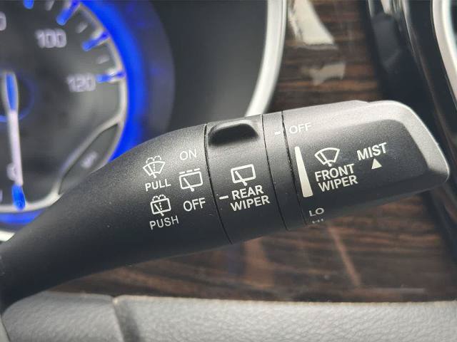 Used 2021 Chrysler Pacifica Limited w/ Uconnect Theater Family Group AWD/4WD image 25