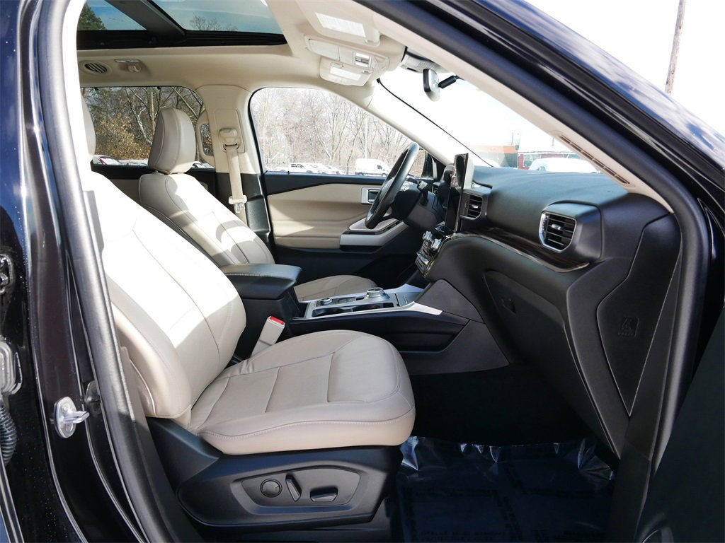 Certified 2023 Ford Explorer Limited w/ Limited Technology Package image 8