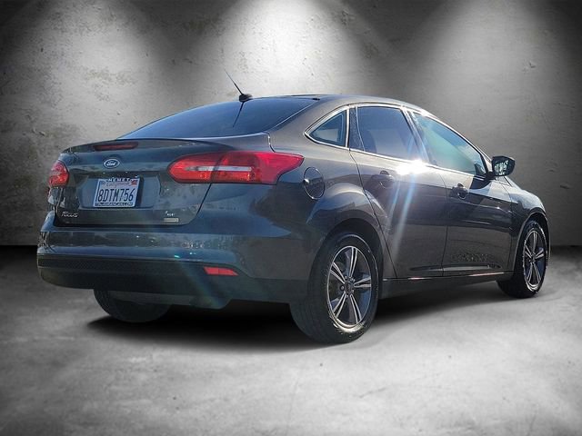 Certified 2018 Ford Focus SE w/ SE Appearance Package image 3